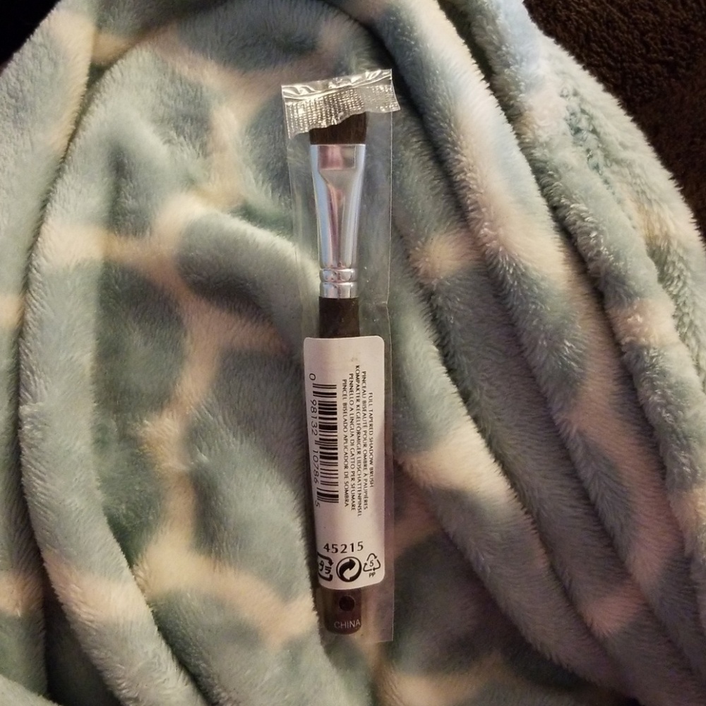 Bare minerals Full tapered shadow brush